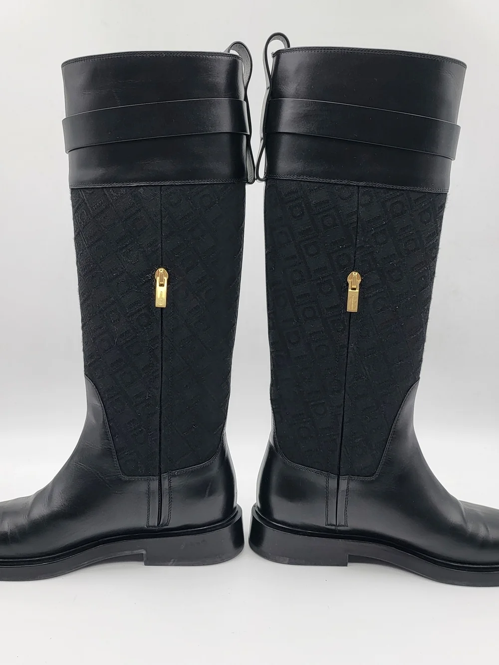 SALVATORE FERRAGAMO ROLY BLACK LEATHER SUEDE PRINT GANCINI RIDING BOOTS. Auth...